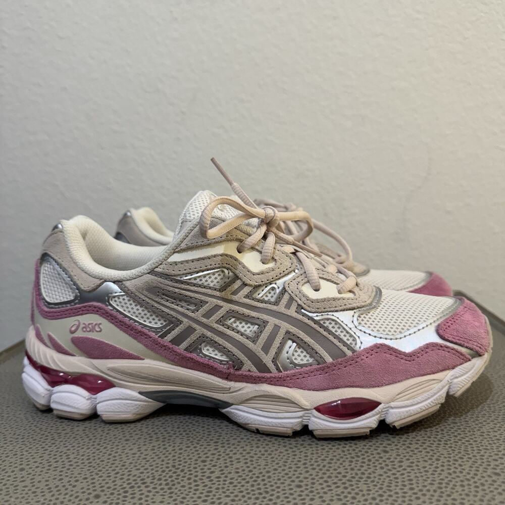 ASICS Gel NYC Mineral Cream Pink 1203A383-104 Men Size 7 / EU 40